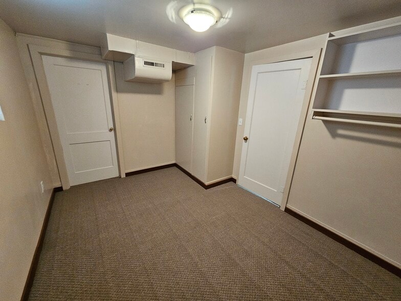 Bedroom - Downstairs - 868 Park Ave