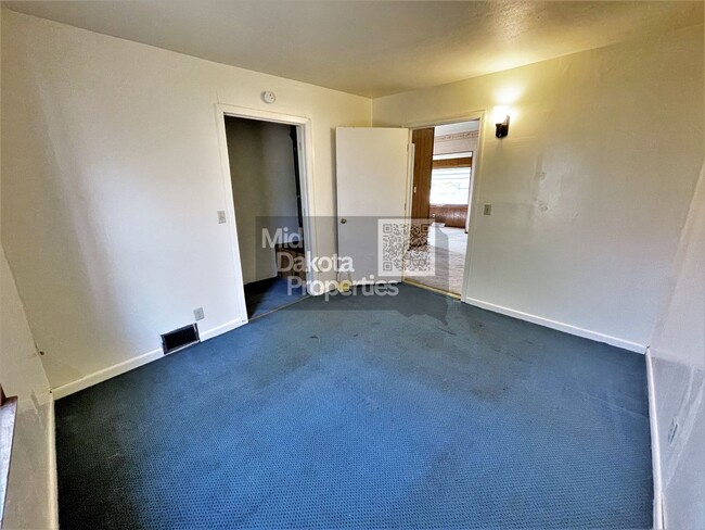 Building Photo - 420 S Duff St
