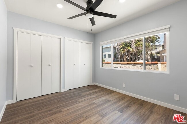 Building Photo - 205 44th St