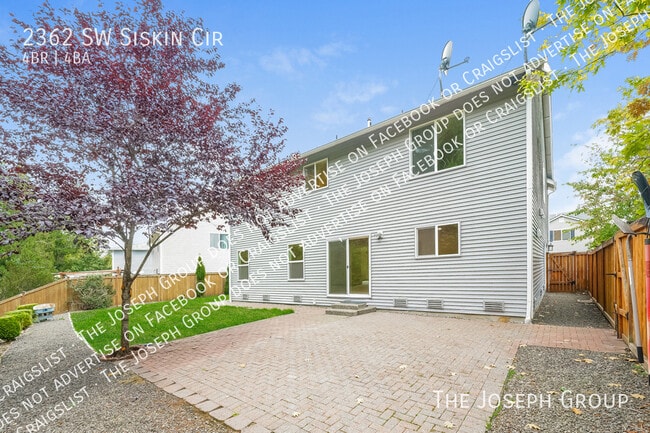 Building Photo - 2362 SW Siskin Cir