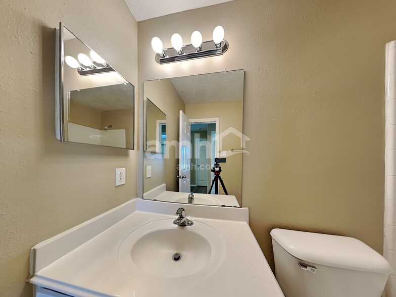 Building Photo - 13118 Peppergate Ln