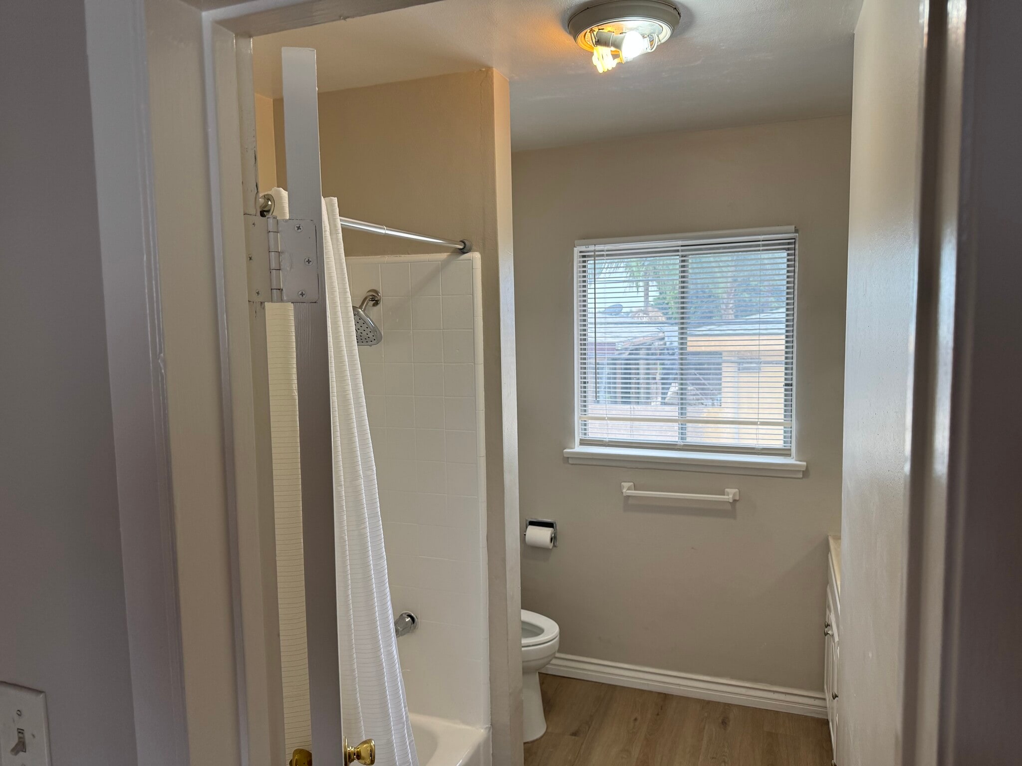 Building Photo - 2227 W Beverly Blvd