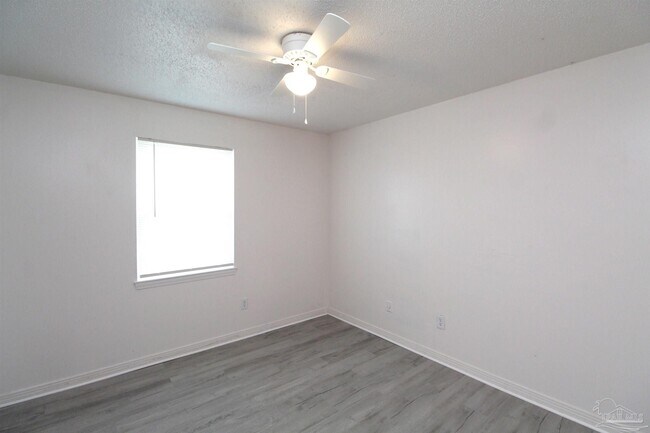 Building Photo - 2217 Kingfisher Way