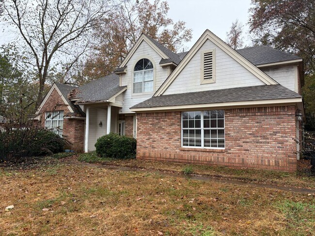 Building Photo - 2 story 3 bed/ 2.5 bath home