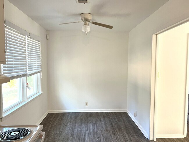 Building Photo - Cute Home in East Macon