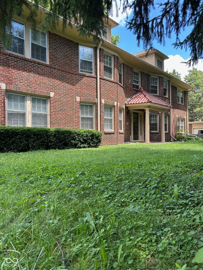 Primary Photo - 5245 Central Ave