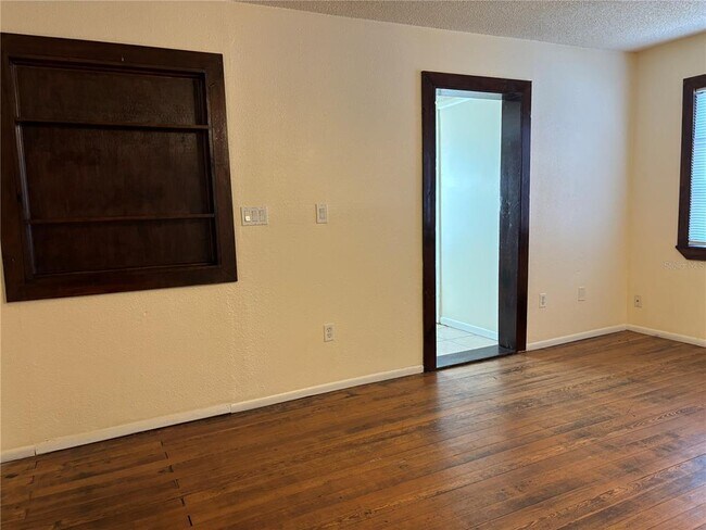 Building Photo - 128 2nd Ave SW