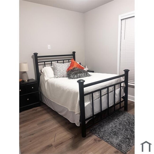 Building Photo - 127 Rita Ann Wy