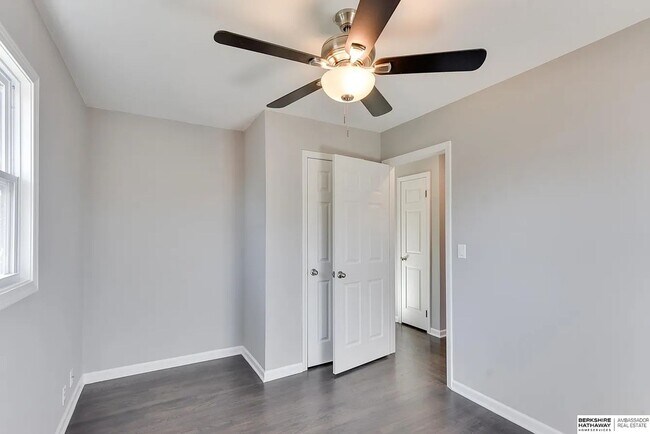 Building Photo - Fully Renovated Florence Gem with Modern Finishes & Historic Charm