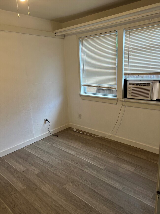 Building Photo - 7909 Brutus St