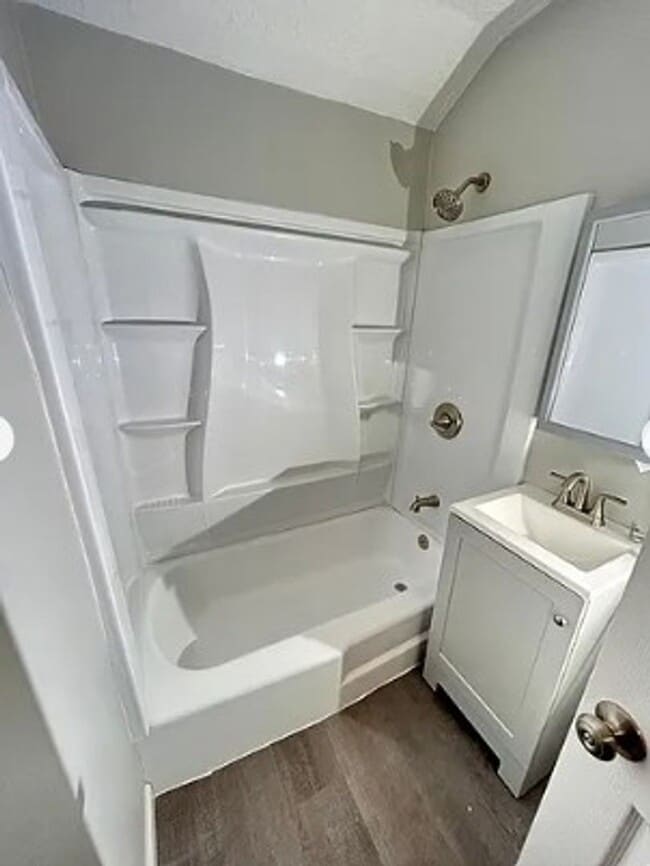 Building Photo - 182 Greene St