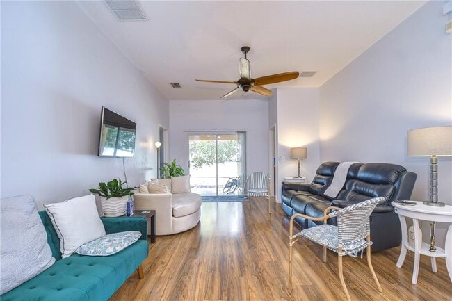 Building Photo - 30847 Bridgegate Dr