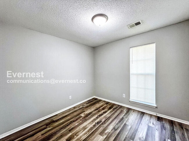 Building Photo - 6205 Somerset Cove