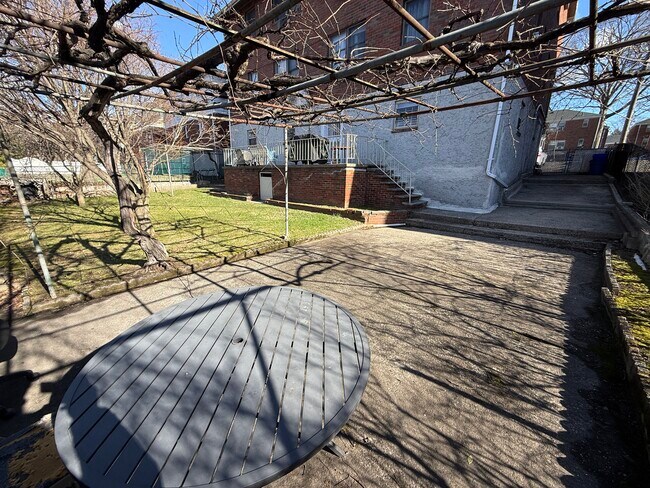 Building Photo - 426 Plateau Ave