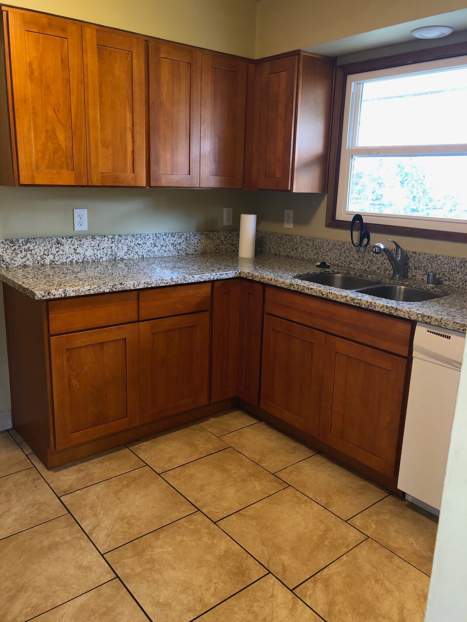 Kitchen - 3712 Kauffman Ave