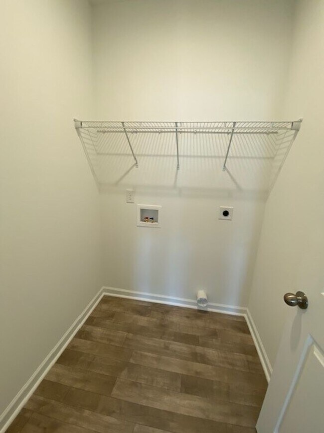 Building Photo - Brand new 3 bedroom 2.5 bath home in Leland