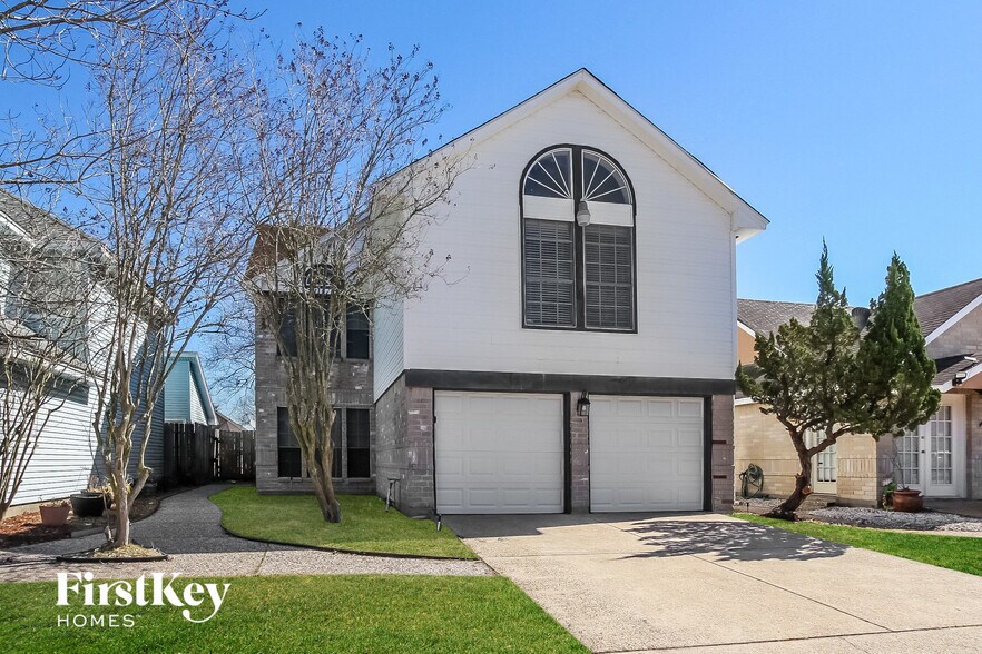 Building Photo - 800 Charles Pl