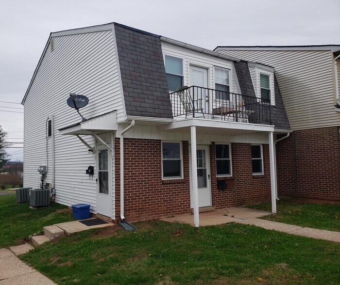 Primary Photo - 13 Reliance Ct