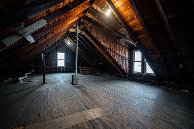 Building Photo - Charming 3-Bed Home in Bayview!  Pets Welcome!