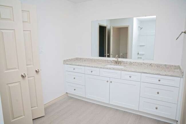 Building Photo - 1325 Bajada St