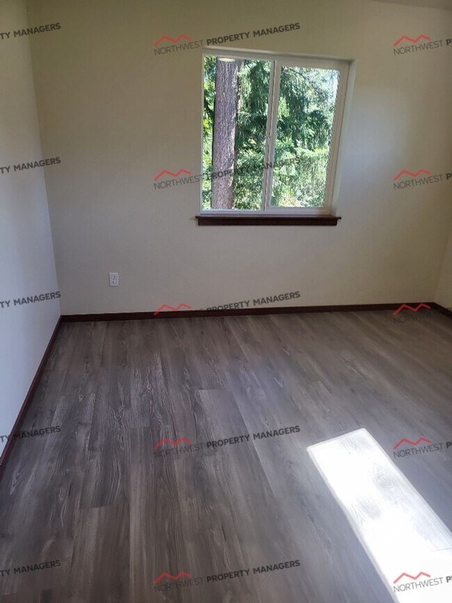 Building Photo - R289A