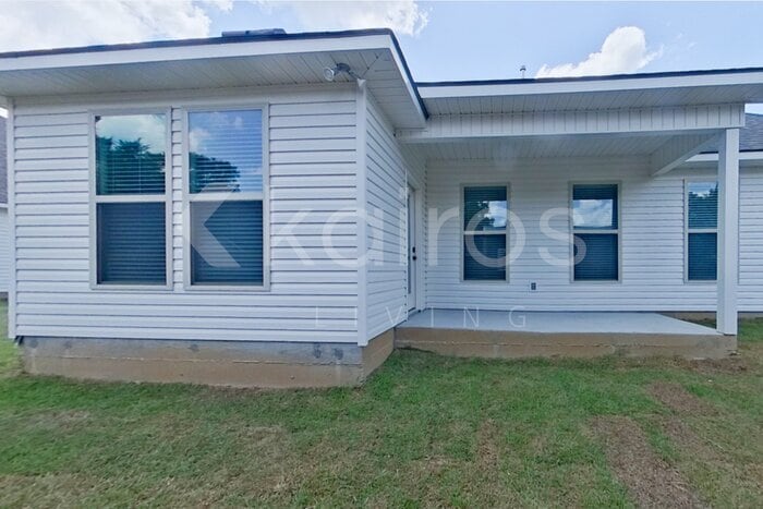 Building Photo - 205 Salvat Dr