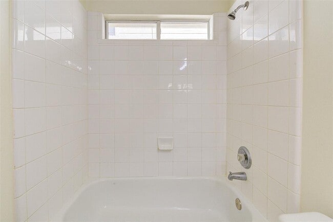 Building Photo - 25211 Clover Ranch Dr