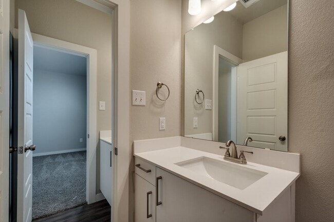 Building Photo - 645 Harvest Moon Dr