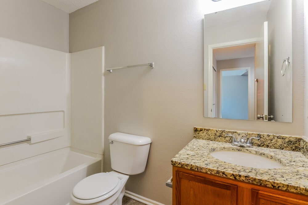 Building Photo - 2110 Dutch Elm Dr