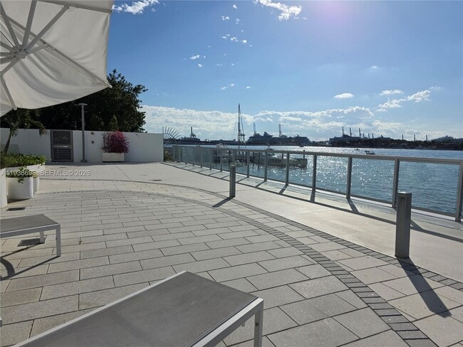 Building Photo - 1000 West Ave