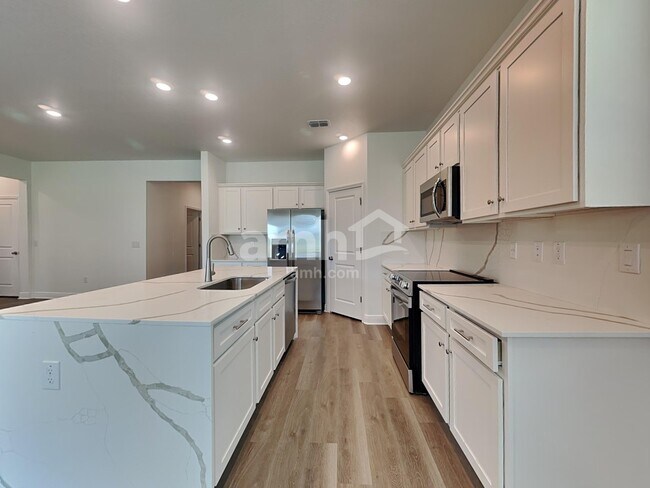 Building Photo - 6443 Atlantic Bch Ave