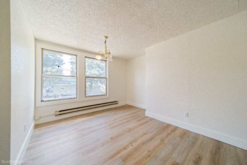Building Photo - 725 2nd St