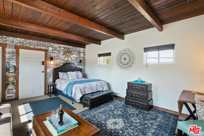 Building Photo - 10721 Aqua Vista St