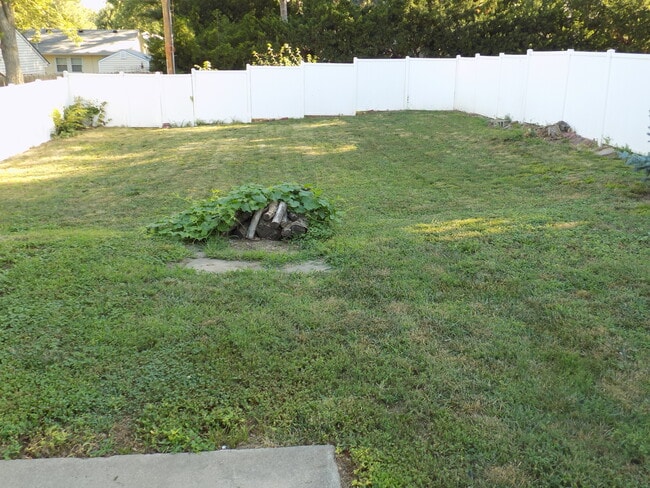 Building Photo - BCR 4208 L Street-4