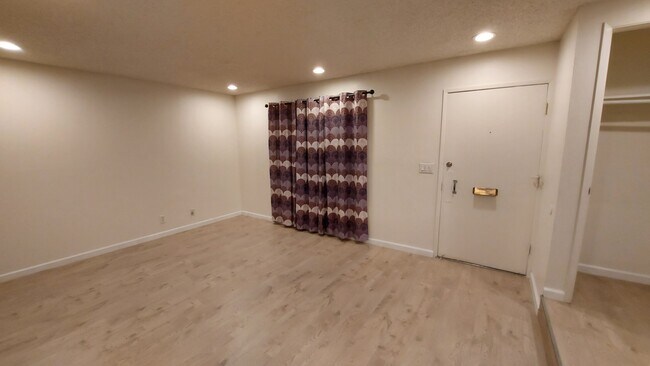 Building Photo - 1540 Ivycreek Cir