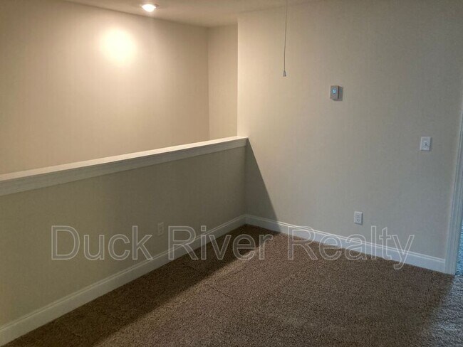 Building Photo - 922 Oak Rdg Ln