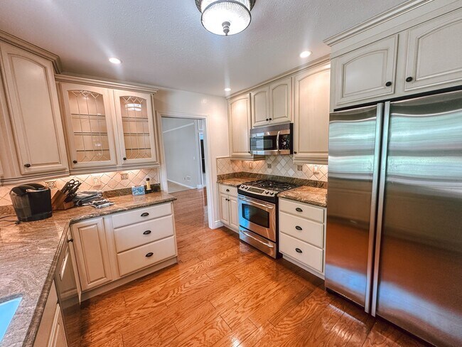 Building Photo - Large Home in Livermore Available July 1!