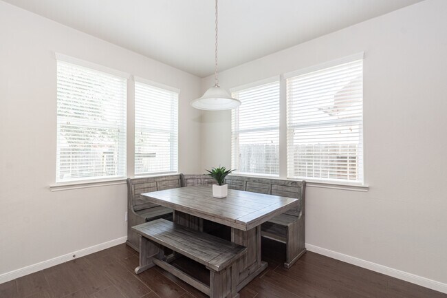 Building Photo - 8311 Bay Oaks Dr