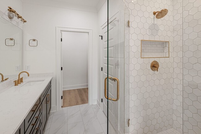 Building Photo - 3049 Inman Dr
