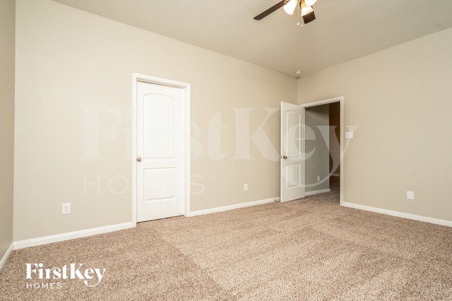 Building Photo - 3014 Flowering Springs Dr