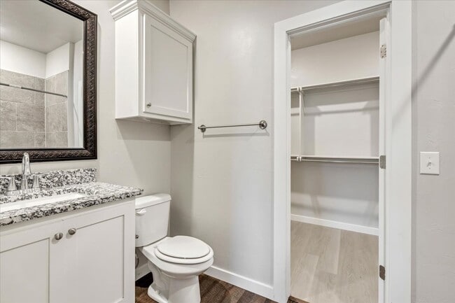 Building Photo - 414 N Tucker Ave