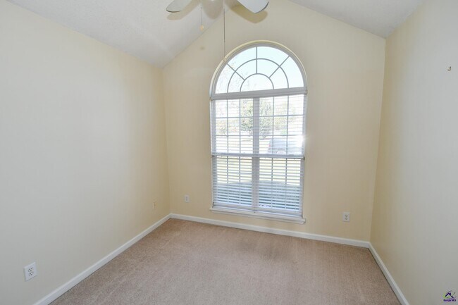 Building Photo - 337 Tyson Glen Dr