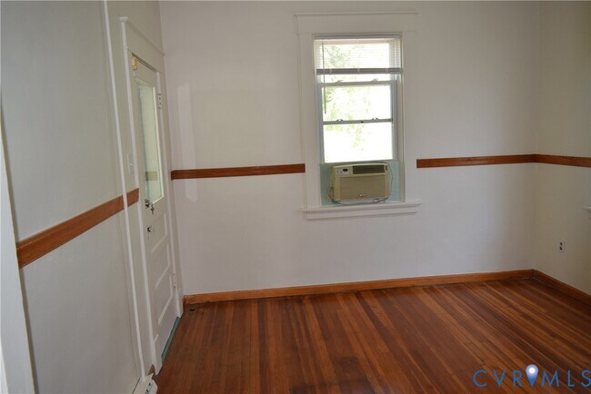 Building Photo - 301 W 30th St