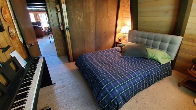 Building Photo - Spacious and Bright Cottage on Quiet Cul-d...