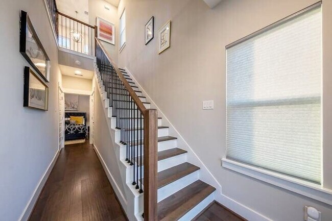 Building Photo - 2604 McIlhenny St