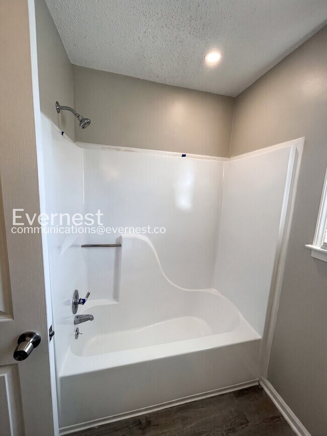 Building Photo - 901 Cimarron Ct