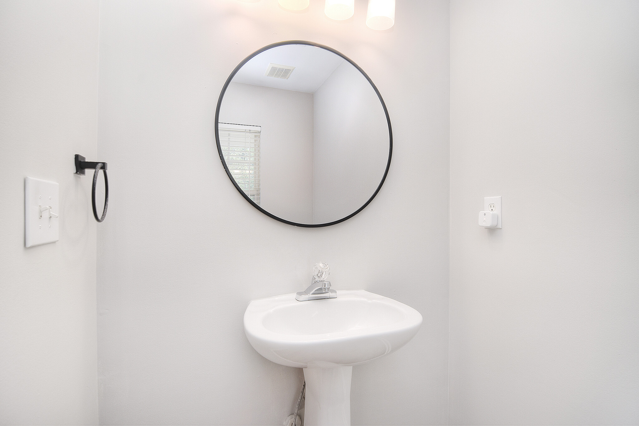 Building Photo - 8339 Christmas Ct
