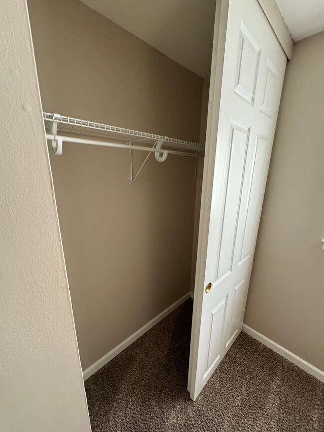 Building Photo - 3 Bedroom- Upper Arlington area