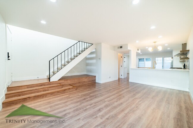 Building Photo - 2479 Caminito Ocean Cove