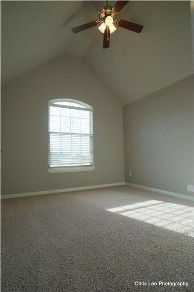 Building Photo - Fabulous 4BR Home Walking Distance to Ston...